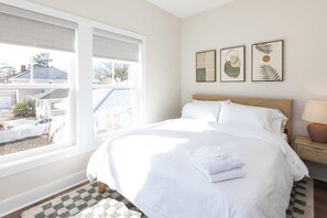 4 عدّة غرف نوم ومكواة/لوح كي وسرير سفر وواي فاي