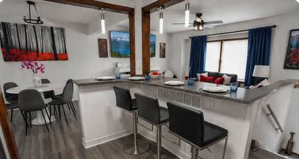 Midwest Haven- Spacious, Family Home, Near Airport