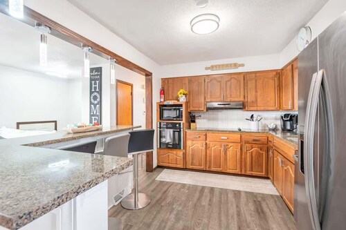 Midwest Haven- Spacious, Family Home, Near Airport