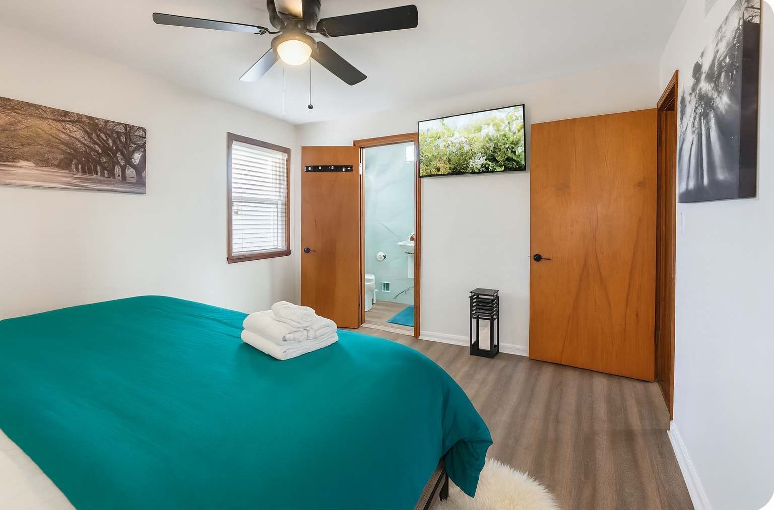 3 bedrooms, desk, iron/ironing board, WiFi