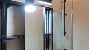Comfort Studio Suite, City View | Bathroom