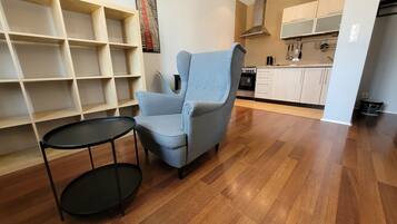 Comfort Studio Suite, City View | Seterika/papan seterika, Wi-fi percuma