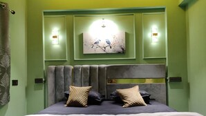 Luxury Apartment - Prion Pods (Daman)