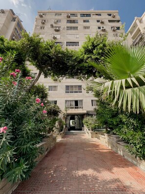 Exterior - Xuru Stays I Heliopolis 1 - 5 Min to Airport (Cairo)