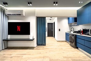 Appartement (Sapphire Condo) | Cuisine privée | Réfrigérateur, micro-ondes, plaque de cuisson, machine à expresso
