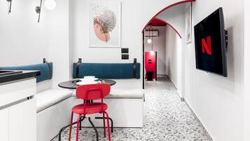 Basic Studio (Ruby Flatette) | Dining