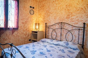 3 bedrooms, WiFi, bed sheets