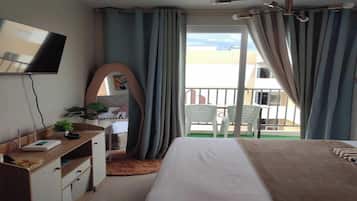 1 slaapkamer, een bureau, wifi, beddengoed