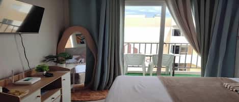 1 bedroom, desk, WiFi, bed sheets