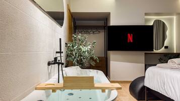 Basic Apartment, 2 Bedrooms | 3 bedrooms, iron/ironing board, bed sheets