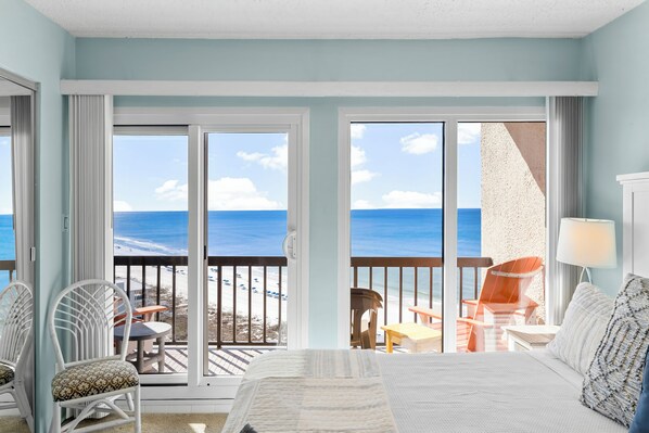 3 bedrooms, iron/ironing board, internet, bed sheets