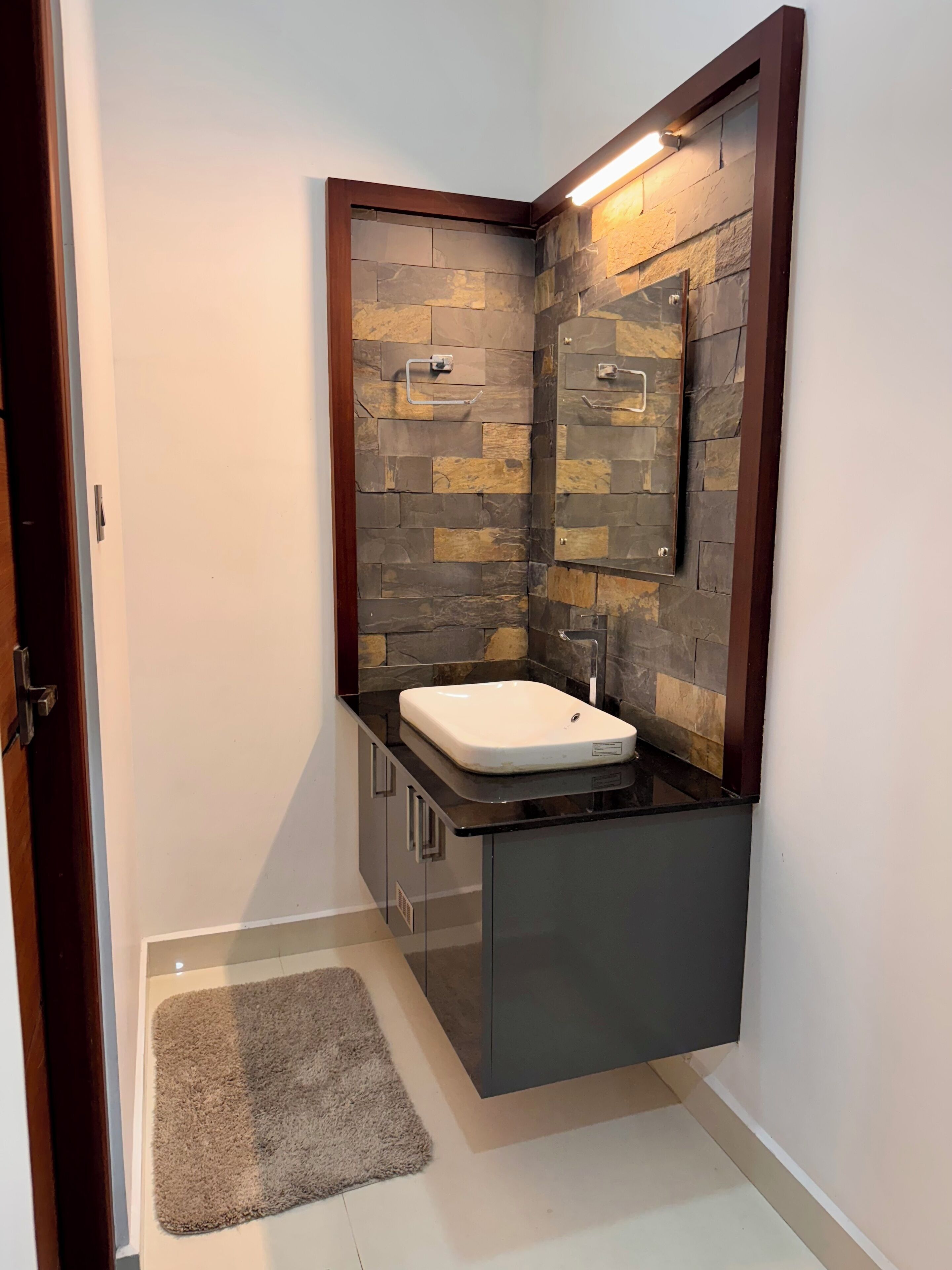 淋浴设施、坐浴桶、毛巾、肥皂