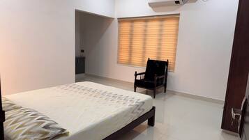 3 bedrooms, WiFi, bed sheets