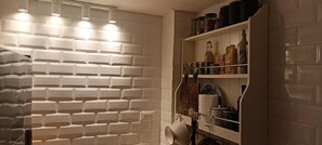 Studio, 1 Bedroom, Accessible, Smoking | Interior