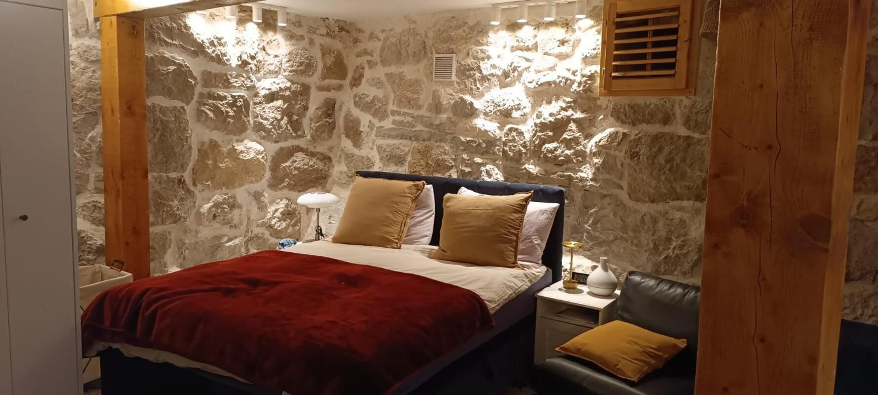 Studio, 1 Bedroom, Accessible, Smoking | 1 bedroom
