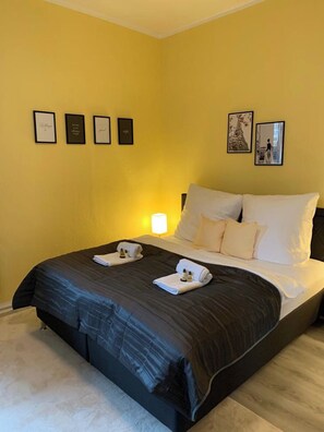 1 dormitorio, tabla de planchar con plancha, cuna de viaje y wifi