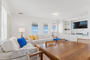 テレビ、書斎 / ワークスペース