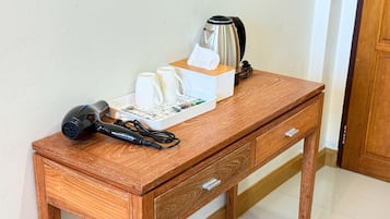 Basic Double Room | Desk, laptop workspace, free WiFi