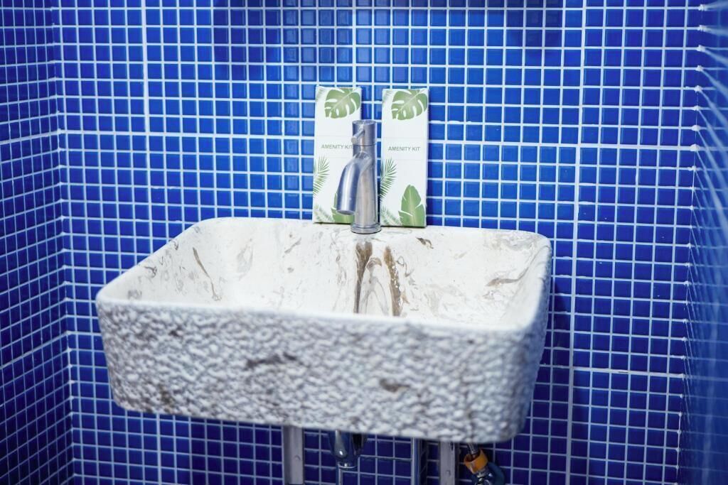 Pyyhkeet, saippua, vessapaperi