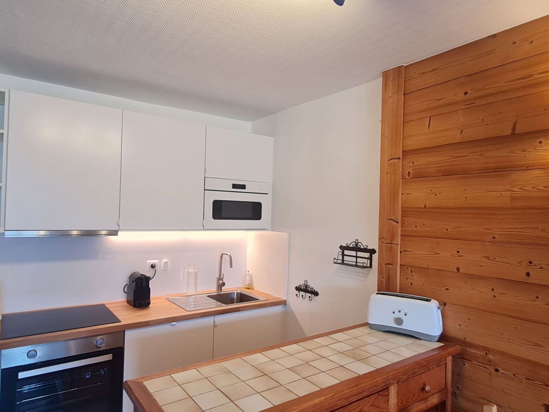 Apartment, Balcony, Chair, Shade, Outdoor Furniture, Daylighting, Aluminium