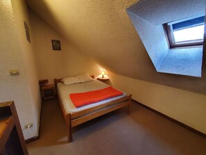 1 makuuhuone, vauvan matkasänky, ilmainen Wi-Fi, vuodevaatteet