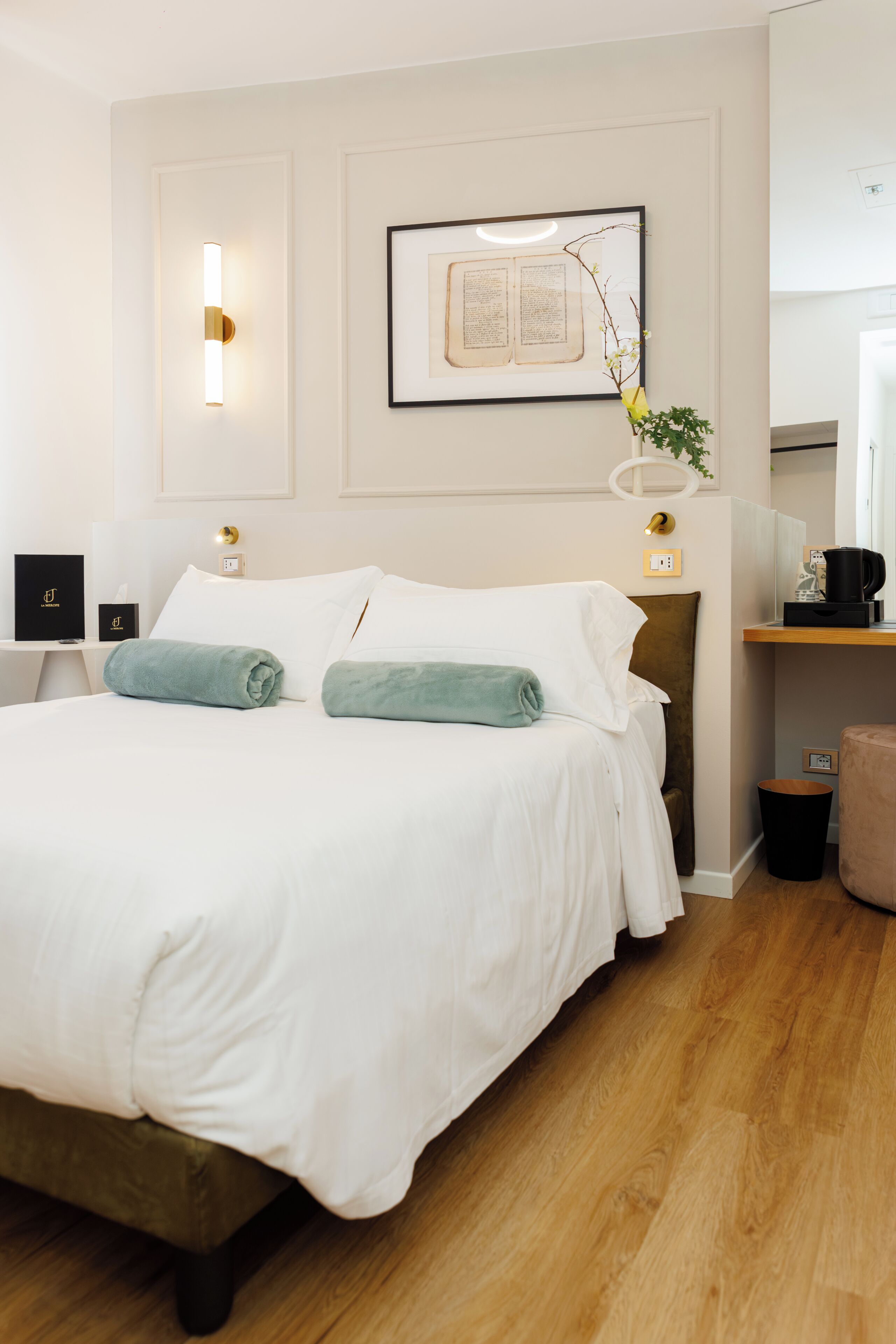 Double Room, 1 Queen Bed, Non Smoking, Private Bathroom