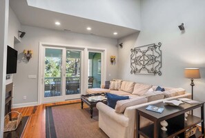 TV, offices - 415 Wahoo Drive (Fripp Island)