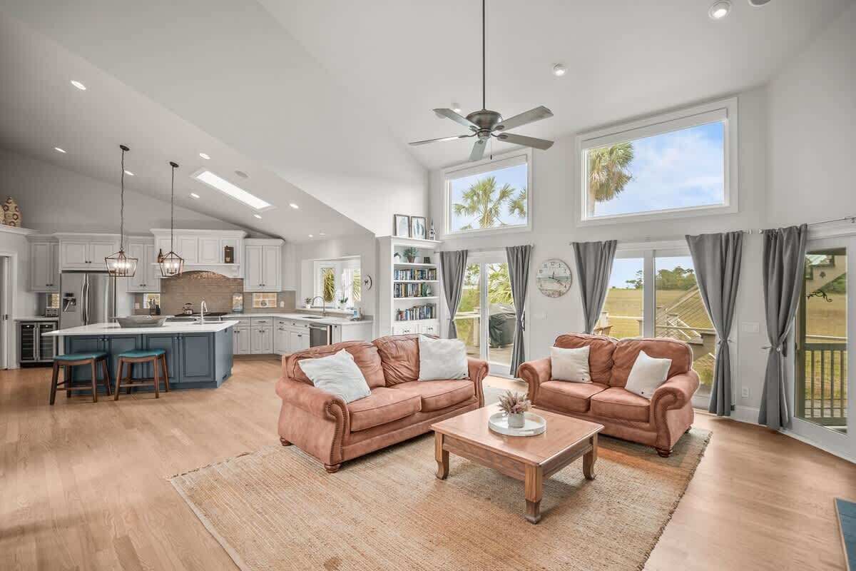 TV, fireplace, stereo