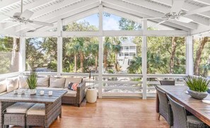 Outdoor dining - 374 Perch Drive (Fripp Island)