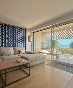 Smart TV, DVD player, books, music library