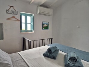 1 chambre, fer et planche à repasser, Wi-Fi gratuit, draps fournis