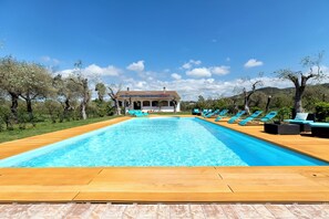 Piscina all'aperto