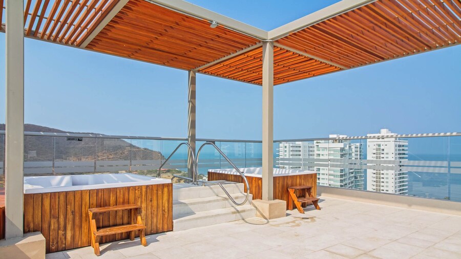 Salguero Suites By HostPro