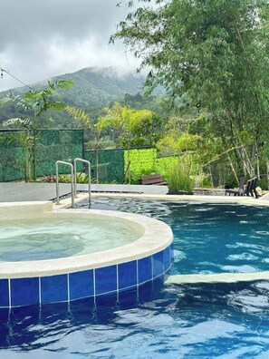 Outdoor pool - Charming Retreat Mountain Resort in Davao City with Jacuzzi (Davao City)