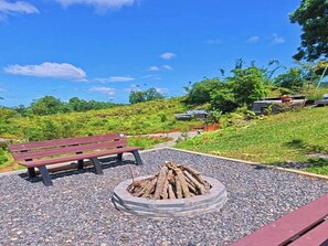 Property grounds - Charming Retreat Mountain Resort in Davao City with Jacuzzi (Davao City)