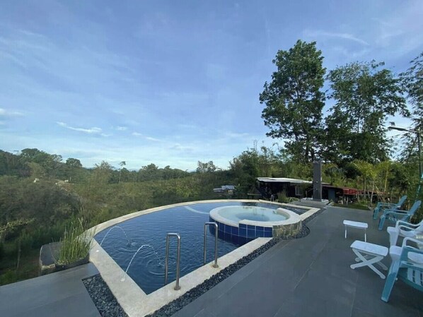 Alberca al aire libre 