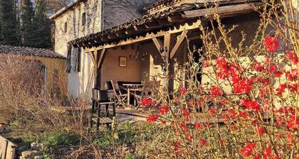 Charming 2-bedroom house in amazing Sagelat with WiFi