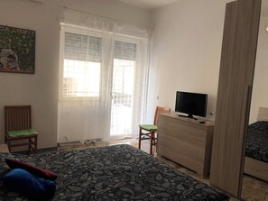 2 quartos, escrivaninha, ferros/tábuas de passar roupa, Wi-Fi
