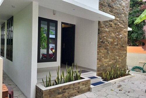 Sudarsan, Home sweet home.