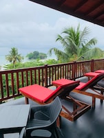 Estudio Deluxe, varias camas, vistas al mar | Vistas desde la habitación