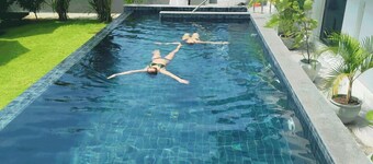 Lucky Monkey Inn & Restaurant