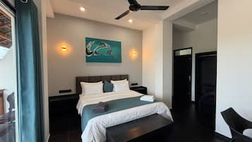 Comfort Double Room, Balcony, Partial Ocean View | Blackout drapes, free WiFi