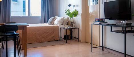 1 bedroom, iron/ironing board, WiFi, bed sheets