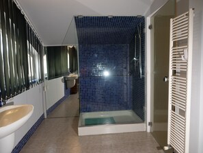 Shower, hair dryer, bidet, towels - CASAVELLINO a modern space in downtown (Avellino)