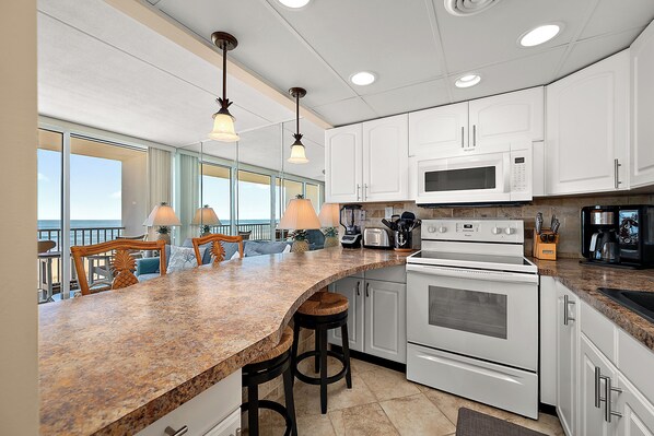 Fridge, microwave, stovetop, dishwasher