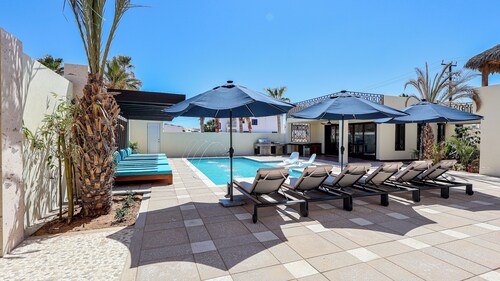 Paz del Mar Boutique Resort – Heated Pool, Chef & Housekeeping | 20 guest