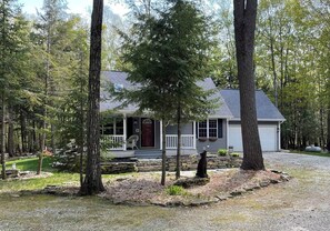Exterior - The North House - Charming 2-bedroom cabin in the woods in quaint Egg Harbor (Egg Harbor)