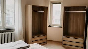 2 bedrooms, iron/ironing board, WiFi, bed sheets