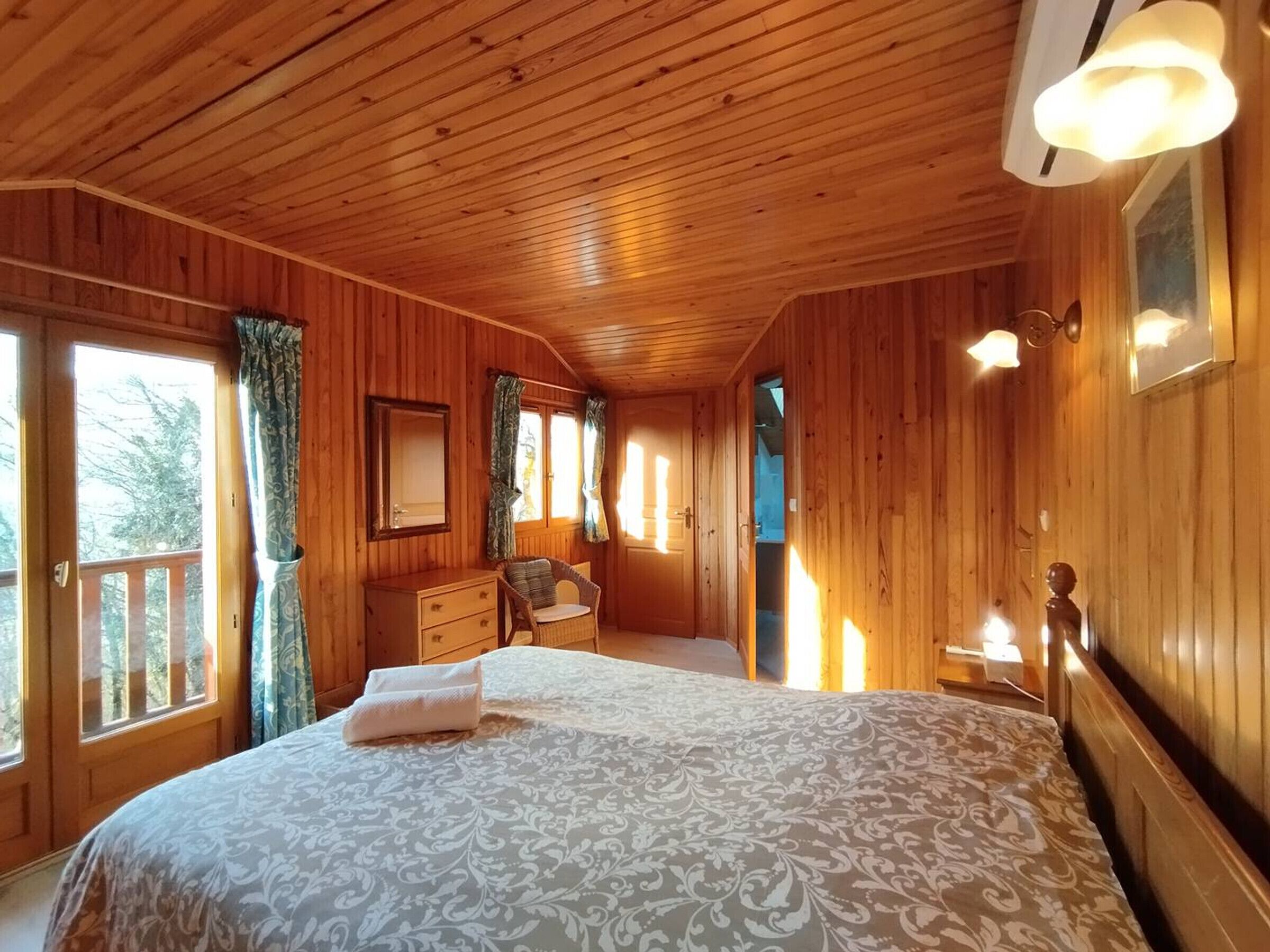 3 chambres, lit parapluie, Wi-Fi gratuit, draps fournis