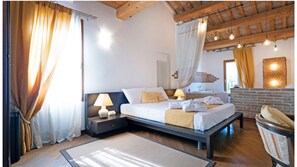Luxury Suite, Garden View